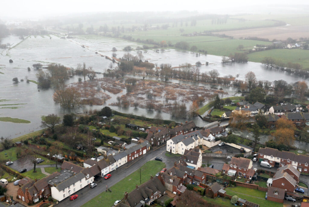 Flooding in Oxfordshire 2014 2048x1372
