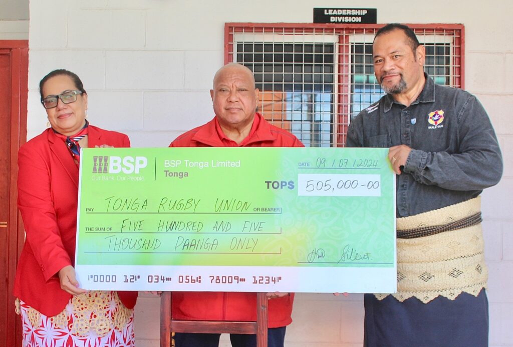 Ministry of Internal Affairs CEO, Polotu Paunga (left) Minister for MIA, Lord Vaea, Tonga Rugby CEO, Aisea Aholelei. Photo MIA