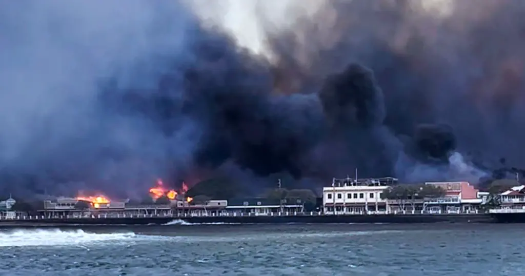 230809 Lahaina harbor Hawaii Fires ac 455p 525cf7