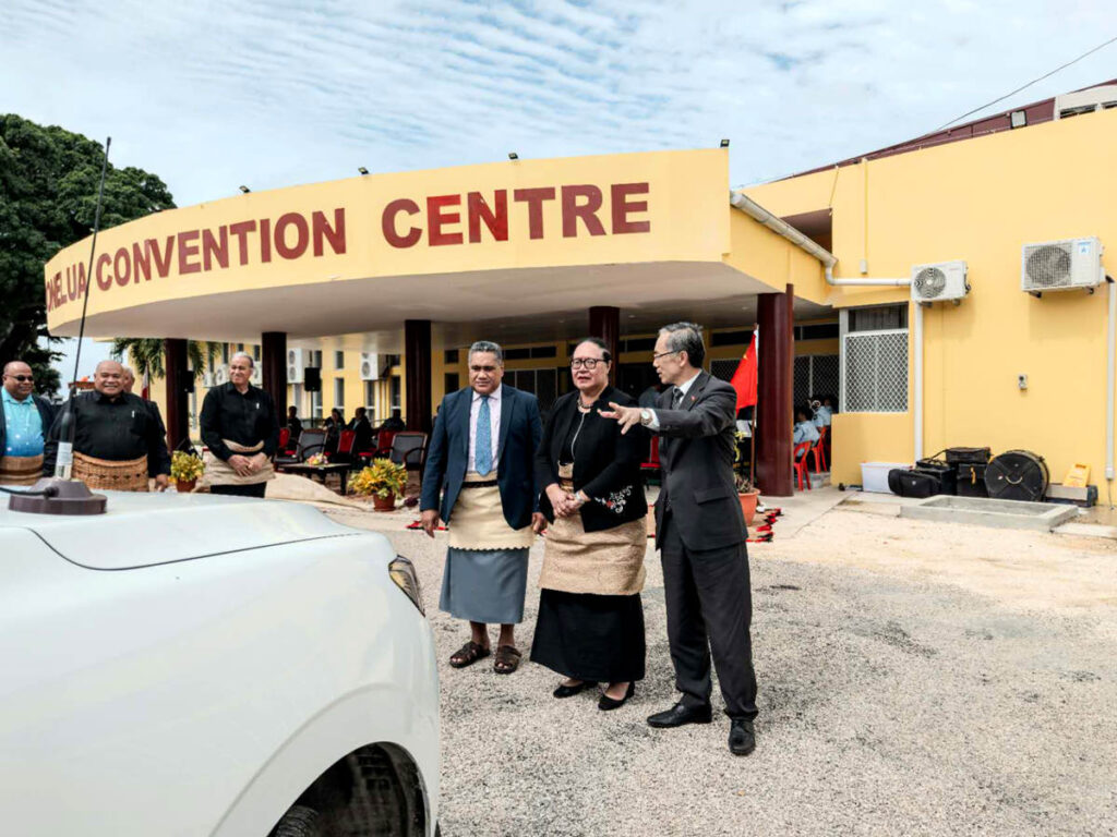 china donate police vehicle to tonga