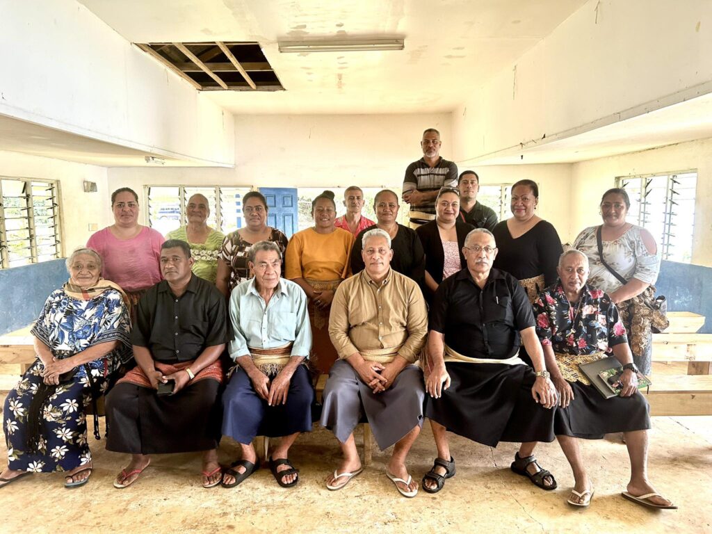 Vaváu 14 MP Hon. Móale ´Otunuku with residents from Vaimalo.